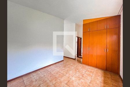 Casa de Condomínio à venda com 3 quartos, 750m² em Nacional, Belo Horizonte