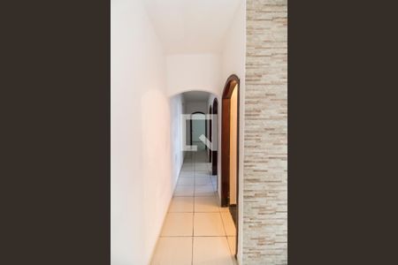 Corredor de casa para alugar com 2 quartos, 82m² em Vila Tres Irmaos, Carapicuíba