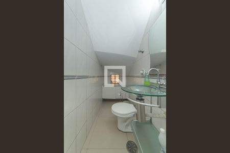 Lavabo de casa para alugar com 3 quartos, 150m² em Parque Maria Helena, São Paulo