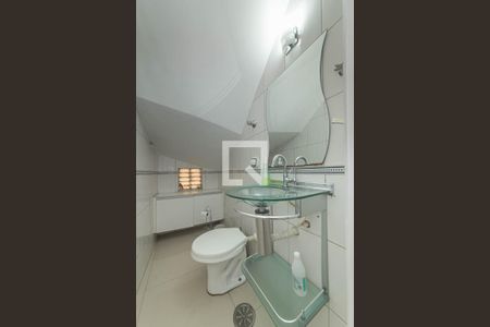 Lavabo de casa para alugar com 3 quartos, 150m² em Parque Maria Helena, São Paulo