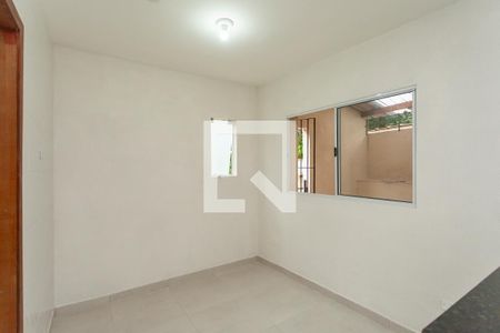 Sala de kitnet/studio para alugar com 1 quarto, 20m² em Jardim Santa Barbara, São Paulo