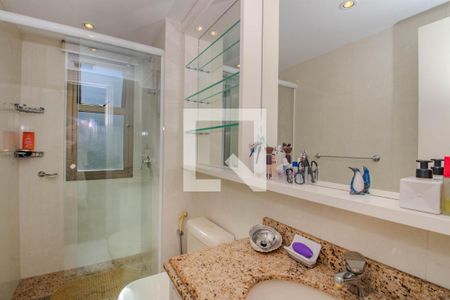 Banheiro da Suíte 1 de apartamento para alugar com 2 quartos, 180m² em Rio Branco, Porto Alegre