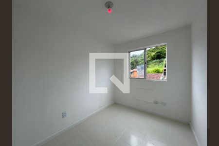 Quarto 1 de apartamento para alugar com 2 quartos, 54m² em Jardim Sulacap, Rio de Janeiro