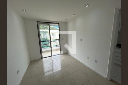 Sala de apartamento para alugar com 2 quartos, 54m² em Jardim Sulacap, Rio de Janeiro