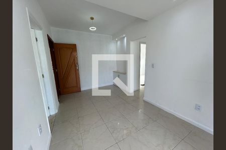 Sala de apartamento para alugar com 2 quartos, 54m² em Jardim Sulacap, Rio de Janeiro