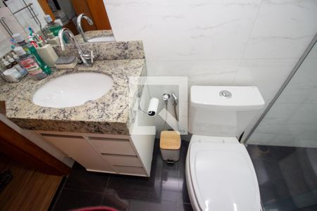 Banheiro da Suíte de apartamento para alugar com 3 quartos, 72m² em Olinda, Contagem