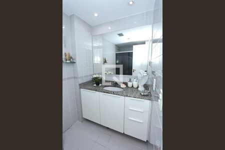 Banheiro de apartamento à venda com 2 quartos, 72m² em Barra da Tijuca, Rio de Janeiro