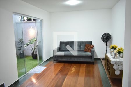 Sala de casa à venda com 3 quartos, 250m² em Planalto Paulista, São Paulo