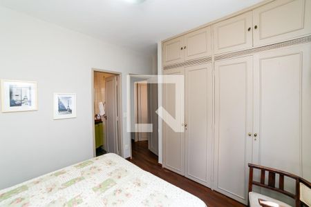 Suíte de apartamento à venda com 3 quartos, 280m² em Santo Antônio, Belo Horizonte