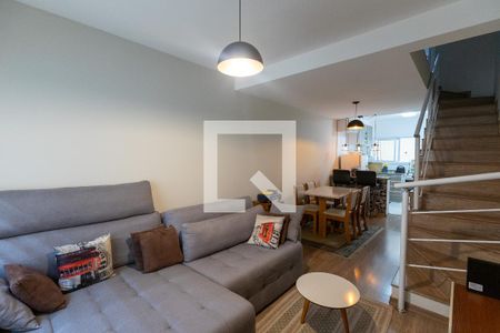 Sala de estar de casa de condomínio à venda com 2 quartos, 101m² em Vila Romano, São Paulo