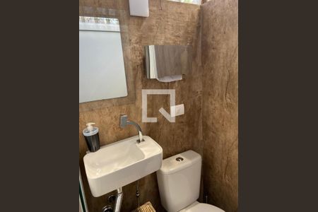 Banheiro de casa de condomínio à venda com 2 quartos, 75m² em Vila Jacuí, São Paulo