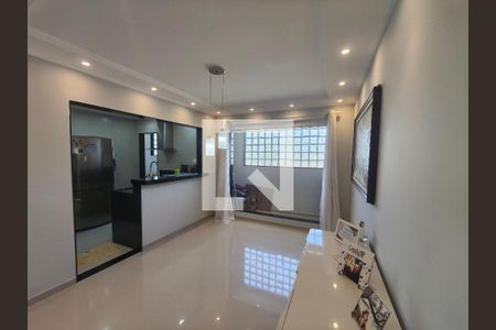 Sala de casa de condomínio para alugar com 4 quartos, 389m² em Jacarepaguá, Rio de Janeiro