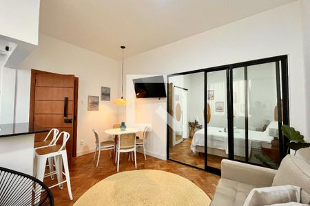 Sala  de apartamento à venda com 1 quarto, 35m² em Copacabana, Rio de Janeiro
