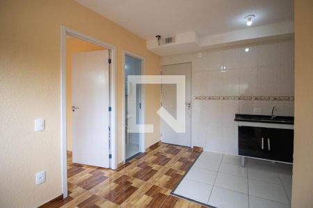 Sala/Cozinha de apartamento para alugar com 2 quartos, 42m² em Vila Suzana, São Paulo