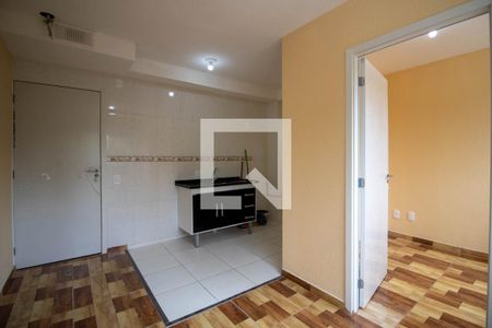 Sala/Cozinha de apartamento para alugar com 2 quartos, 42m² em Vila Suzana, São Paulo