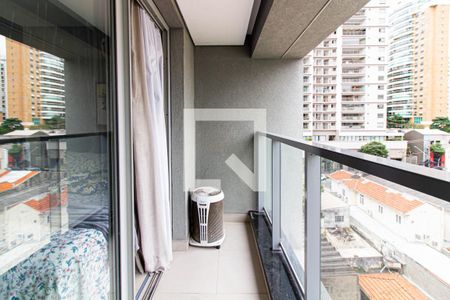 Varanda de kitnet/studio à venda com 1 quarto, 32m² em Pompeia, São Paulo