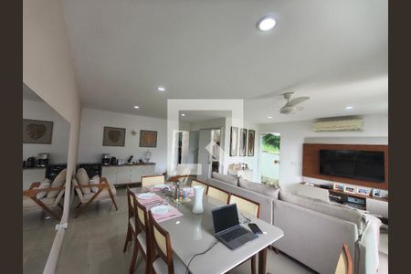 Sala de casa de condomínio para alugar com 3 quartos, 120m² em Taquara, Rio de Janeiro