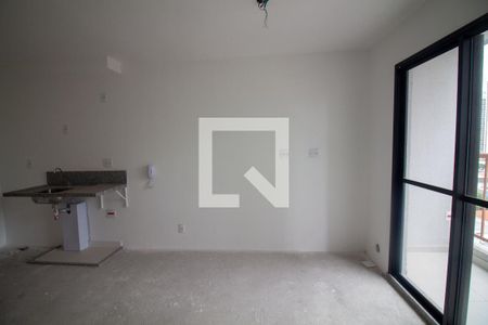 Sala / Quarto - Studio de kitnet/studio à venda com 1 quarto, 28m² em Jardim das Acacias, São Paulo