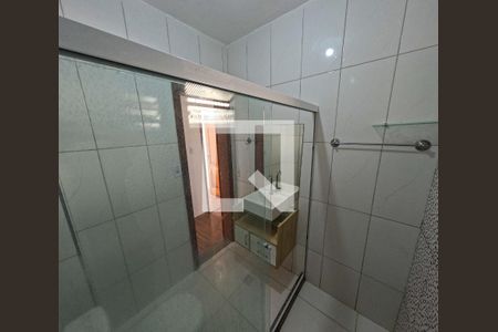 Banheiro de apartamento para alugar com 2 quartos, 70m² em Vista Alegre, Rio de Janeiro