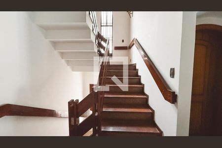 Escada de casa à venda com 5 quartos, 500m² em Jardim Sao Bento, São Paulo