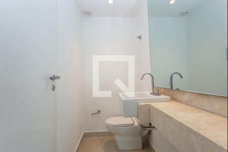 Lavabo de apartamento para alugar com 4 quartos, 241m² em Água Branca, São Paulo