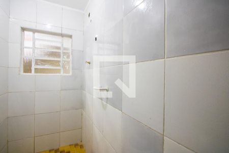 Banheiro do quarto de casa para alugar com 1 quarto, 60m² em Vila Linda, Santo André