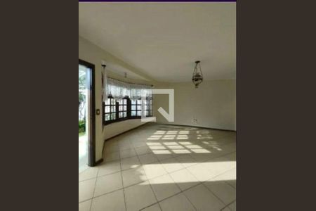 Sala  de casa à venda com 3 quartos, 182m² em Cristal, Porto Alegre