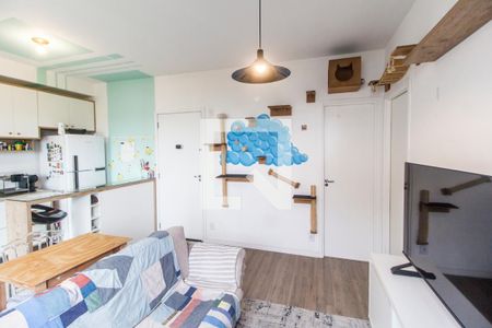 Sala  de apartamento para alugar com 1 quarto, 40m² em Jardim Tupanci, Barueri