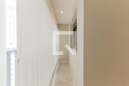 Sala / Varanda de apartamento para alugar com 1 quarto, 45m² em Vila Sônia, São Paulo