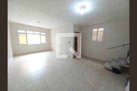 Sala de casa para alugar com 3 quartos, 144m² em Vila Cascatinha, São Vicente