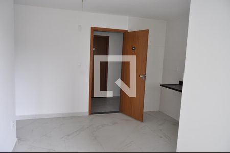 Apartamento para alugar com 2 quartos, 40m² em Del Castilho, Rio de Janeiro