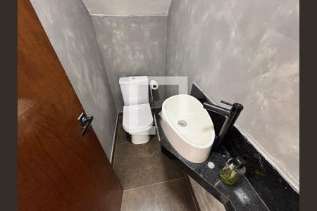 Lavabo de casa de condomínio para alugar com 4 quartos, 232m² em Vargem Pequena, Rio de Janeiro