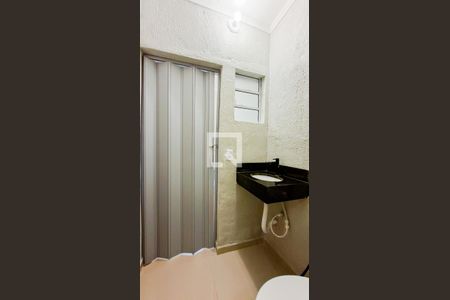 Banheiro de kitnet/studio para alugar com 1 quarto, 27m² em Jardim dos Pimentas, Guarulhos