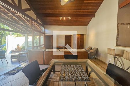 Casa para alugar com 3 quartos, 200m² em Balneario Praia do Pernambuco, Guarujá