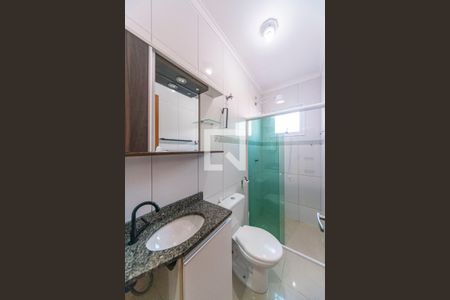 Banheiro  de apartamento para alugar com 2 quartos, 51m² em Vila Luzita, Santo André