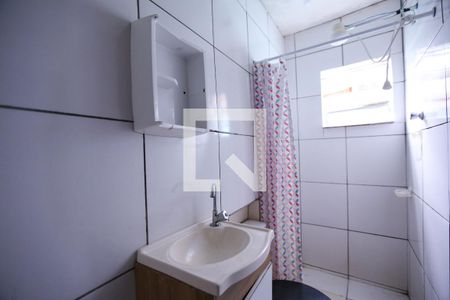 Banheiro de casa para alugar com 1 quarto, 70m² em Vila Fanton, São Paulo