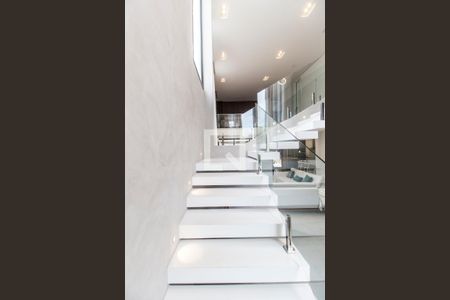 Escada de casa de condomínio à venda com 4 quartos, 349m² em Residencial Burle Marx, Santana de Parnaíba