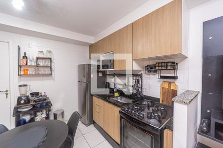 Sala/Cozinha e Área de Serviço de apartamento para alugar com 1 quarto, 37m² em Vila Penteado, São Paulo