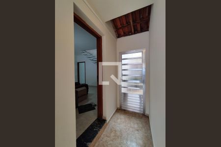 Entrada  de casa para alugar com 3 quartos, 160m² em Jardim Vergueiro, São Paulo