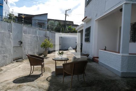 Quintal de casa para alugar com 5 quartos, 197m² em Essolândia, Nova Iguaçu