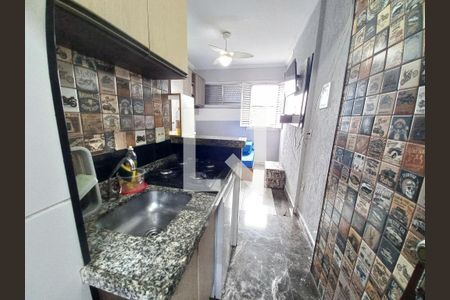 Cozinha de apartamento para alugar com 1 quarto, 15m² em Itararé, São Vicente