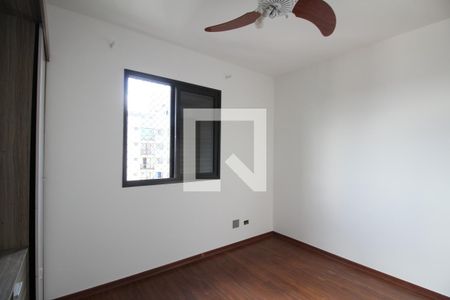 Quarto 1 de apartamento para alugar com 2 quartos, 90m² em Chácara Agrindus, Taboão da Serra