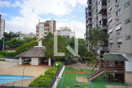 Varanda _Vista  de apartamento à venda com 2 quartos, 65m² em Petrópolis, Porto Alegre
