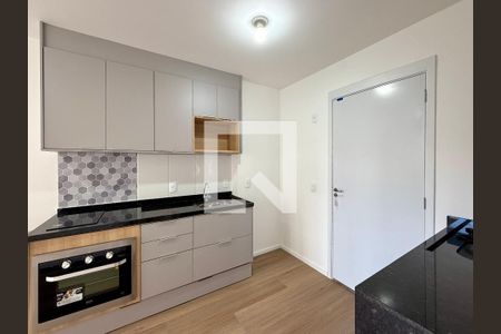 Cozinha  de apartamento para alugar com 1 quarto, 27m² em Campo Belo, São Paulo