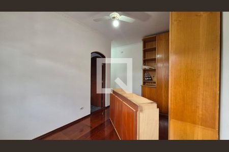Suíte de casa à venda com 3 quartos, 190m² em Pinheirinho, Santo André