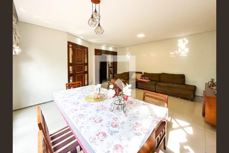 Casa à venda com 5 quartos, 180m² em Itapoã, Belo Horizonte