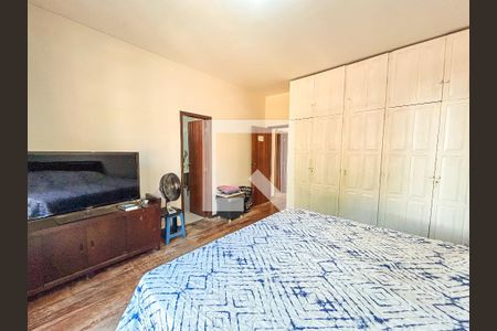 Casa à venda com 5 quartos, 180m² em Itapoã, Belo Horizonte