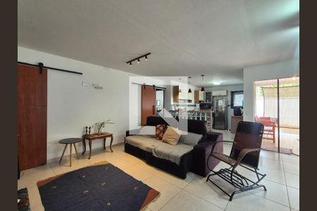 Sala  de casa de condomínio à venda com 3 quartos, 200m² em Vargem Grande, Rio de Janeiro