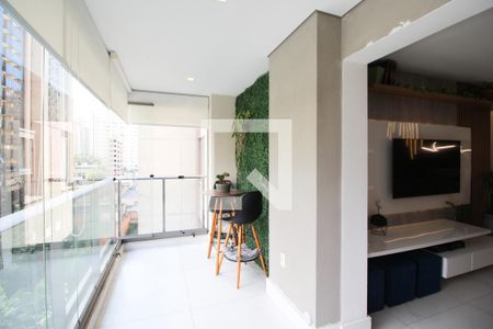 Varanda de apartamento à venda com 1 quarto, 71m² em Moema, São Paulo