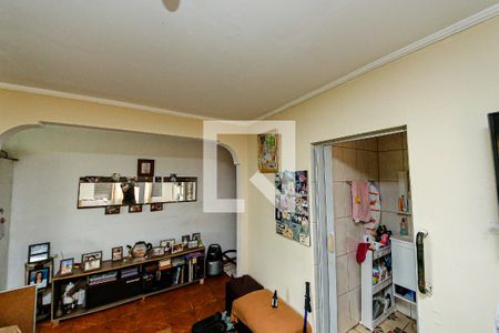 Casa à venda com 4 quartos, 200m² em Vila Paulo Silas, São Paulo